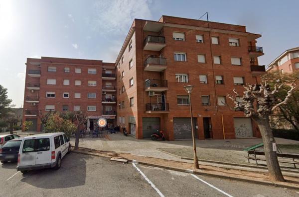 Venta de piso en Piso en Calle de Sant Josep, Can Clos - Pinetons, Ripollet, Ripollet
 photo