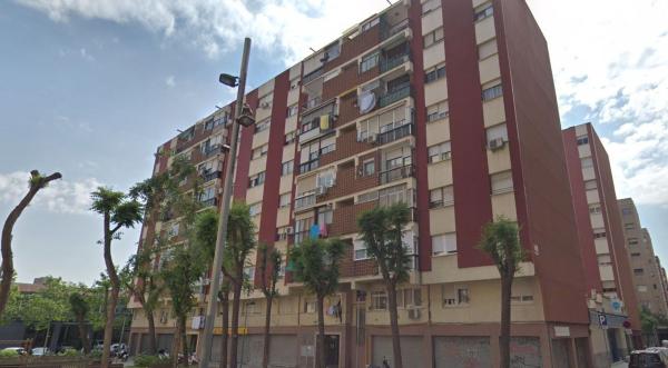 Venta de piso en Piso en Calle del Camp Arriassa, La Verneda i la Pau, Barcelona, Barcelona
 photo