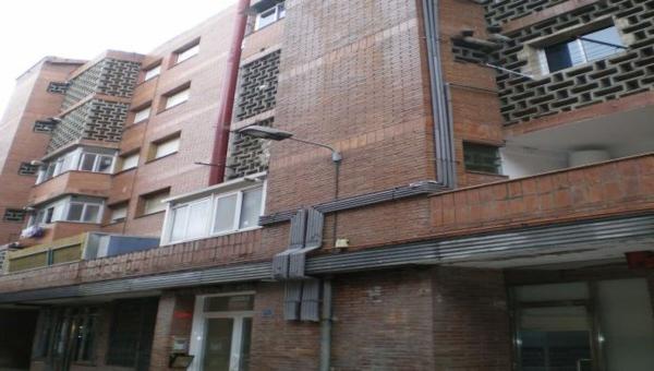 Venta de piso en Piso en Calle Ramon Llull, 86, Santa Perpètua de Mogoda, Santa Perpètua de Mogoda
 photo