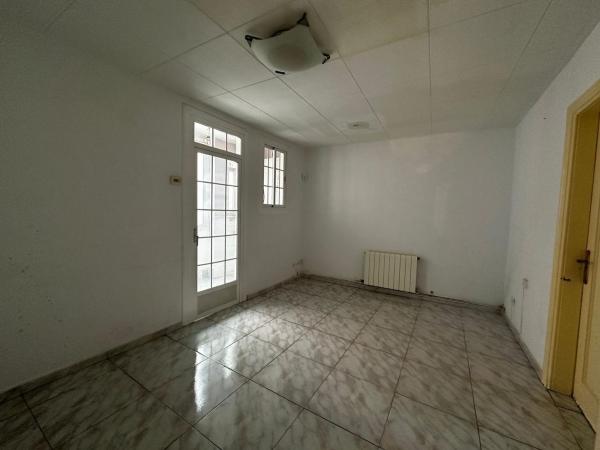 Sprzedaż mieszkania w Piso en Ronda de la Torrassa, La Torrasa, Hospitalet de Llobregat, Hospitalet de Llobregat
thumbnail 1
