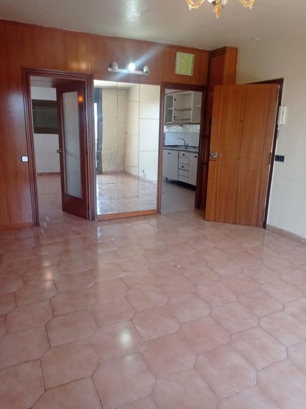 Venta de piso en Piso en Calle de Sant Roc, Sant Jordi - El Castell, Rubí, Rubí
 photo 3