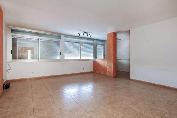 Sale of flat in Piso en Calle Puig de la Creu, Can Puiggener, Sabadell, Sabadell
thumbnail 1