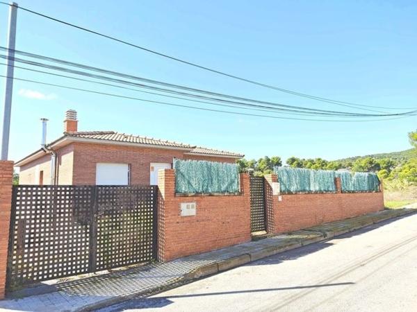 Casa o chalet independiente en Calle Josep Tarradellas, La Torre de Claramunt photo 1