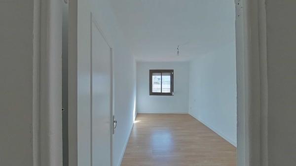 Sprzedaż mieszkania w Piso en Calle Mossèn Jaume Busquet, La Torrasa, Hospitalet de Llobregat, Hospitalet de Llobregat
thumbnail 2