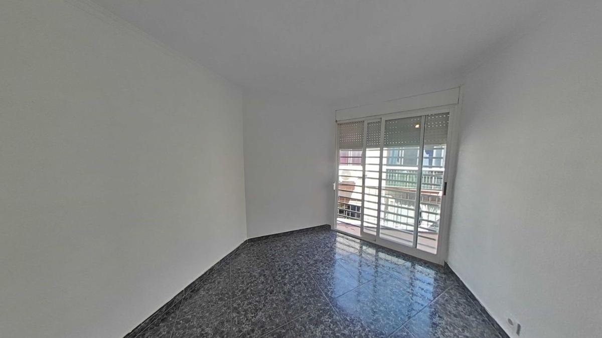 Venta de piso en Piso en Paseo de la Salzereda, Riu, Santa Coloma de Gramenet, Santa Coloma de Gramenet
photo 1