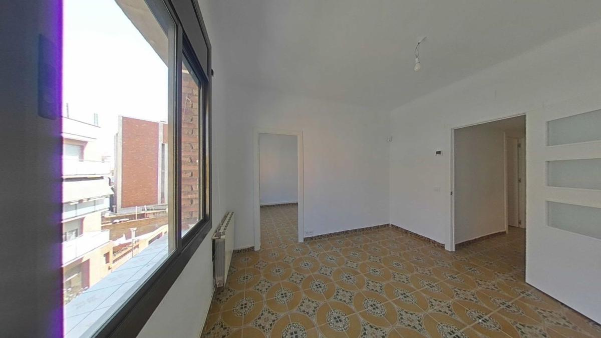 Venta de piso en Piso en Calle del Canigó, Progrés-Pep Ventura, Badalona, Badalona
photo 1