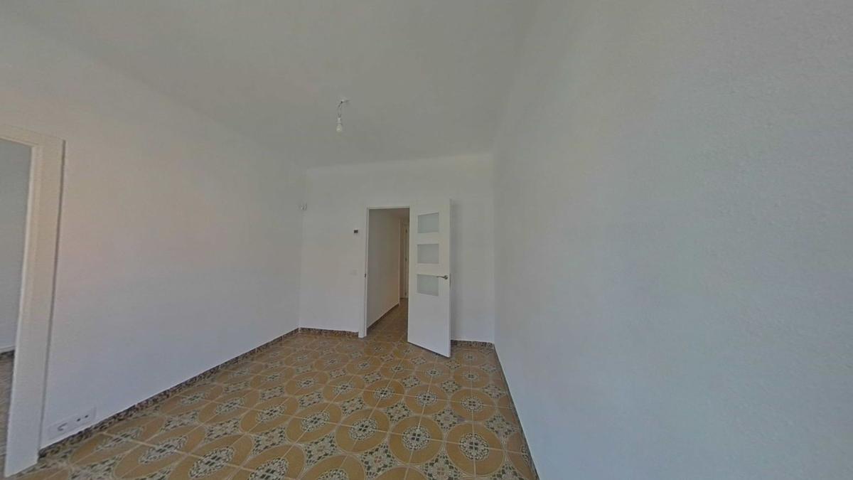 Venta de piso en Piso en Calle del Canigó, Progrés-Pep Ventura, Badalona, Badalona
photo 2