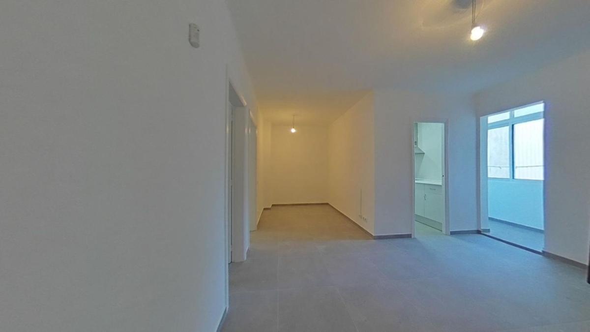 Venta de piso en Piso en Calle de Camprodon, Lloreda, Badalona, Badalona
photo 2