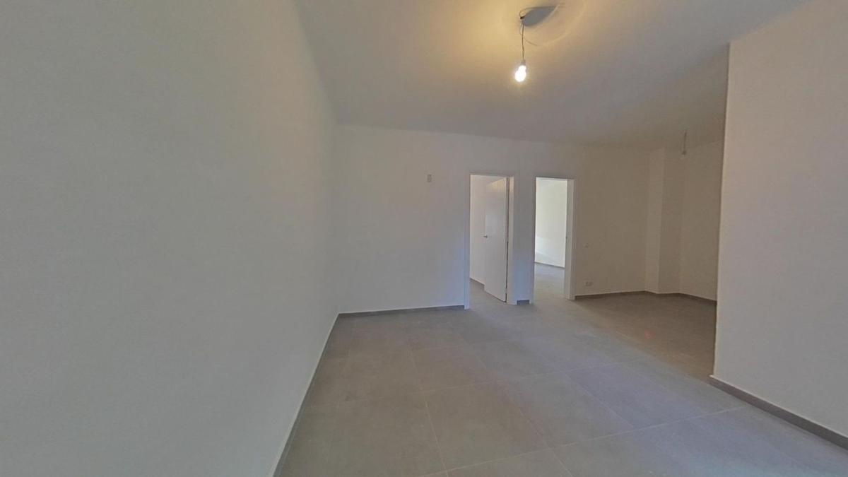 Venta de piso en Piso en Calle de Camprodon, Lloreda, Badalona, Badalona
photo 3