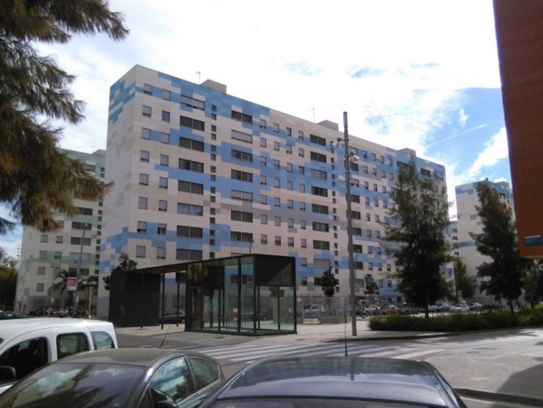 Venta de piso en Piso en Calle del Penedès, Fontsanta-Fatjó, Cornellà de Llobregat, Cornellà de Llobregat
photo 1