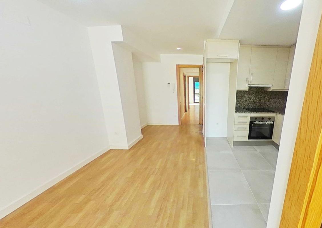 Продажа квартиры на Piso en Calle de Joan Maragall, Mercat, Rubí, Руби
photo 1