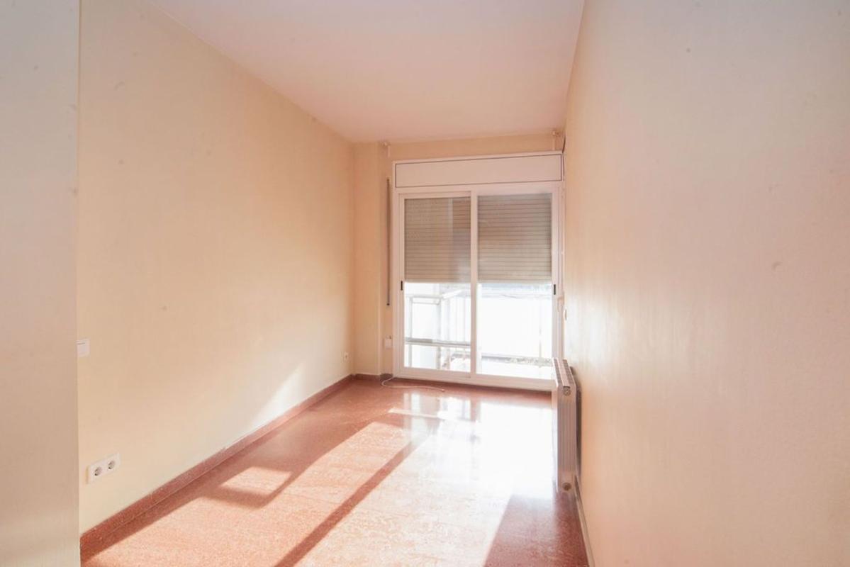 Продажа квартиры на Piso en Calle del Carril, Can Sant Joan, Montcada i Reixac, Монткада-и-Рейxac
photo 3