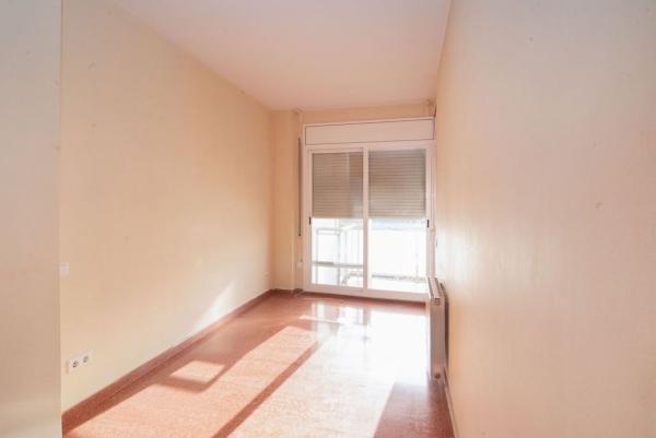 Sale of flat in Piso en Calle del Carril, Can Sant Joan, Montcada i Reixac, Montcada i Reixac
thumbnail 2