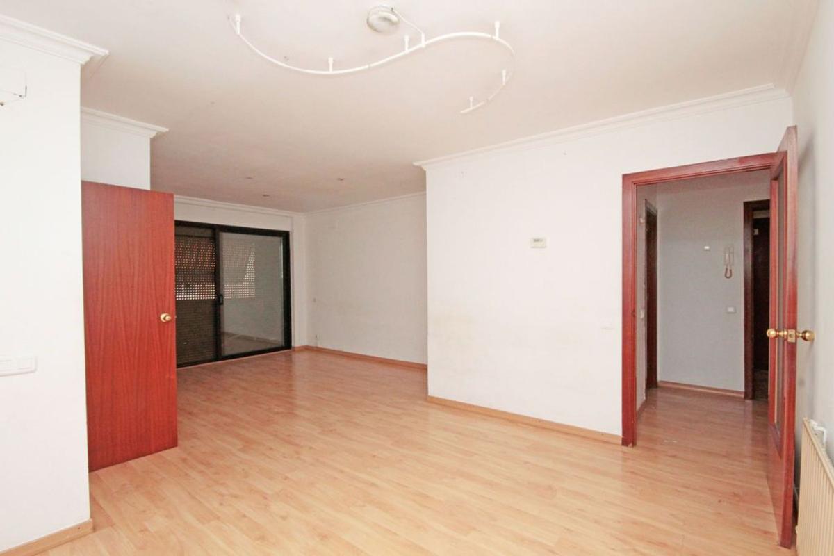 Venta de piso en Piso en Calle de Lleida, Ca n'Oriol - Can Rosés, Rubí, Rubí
 photo 2