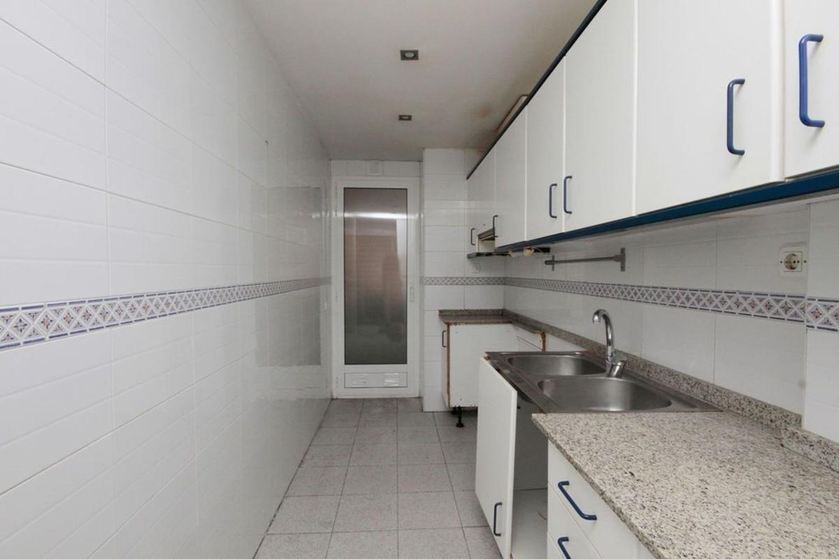 Venta de piso en Piso en Calle de Lleida, Ca n'Oriol - Can Rosés, Rubí, Rubí
 photo 5