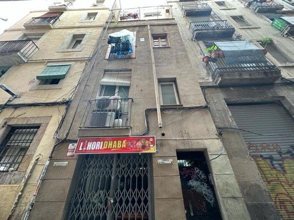 Venta de piso en Piso en Calle d'En Robador, El Raval, Barcelona, Barcelona
photo 1