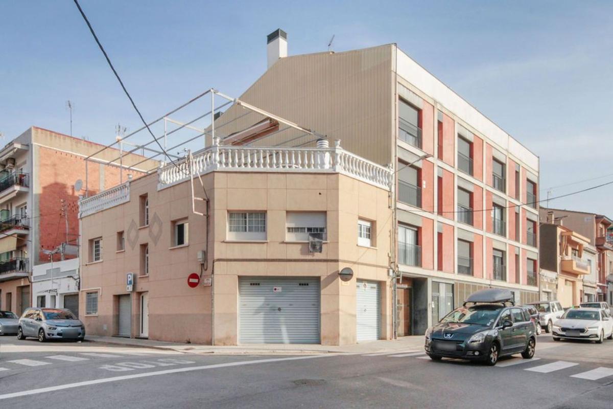 Sprzedaż mieszkania w Piso en Calle d'Elcano, Creu de Barberà, Sabadell, Sabadell
photo 1