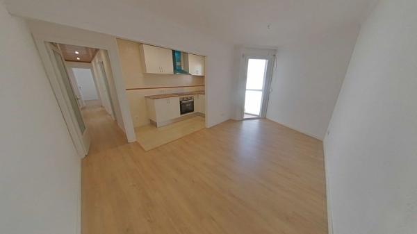 Sale of flat in Piso en Calle Arce, Sant Ildefons, Cornellà de Llobregat, Cornellà de Llobregat
photo 1