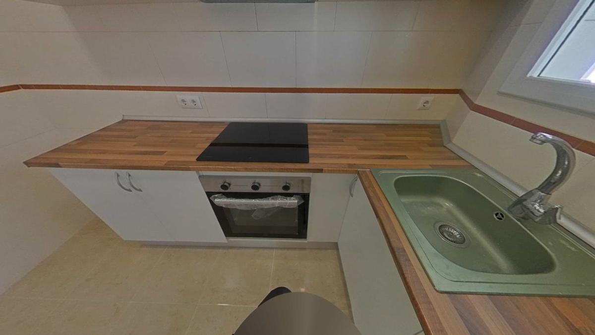Sale of apartment in Piso en Calle Arce, Sant Ildefons, Cornellà de Llobregat, Cornellà de Llobregat
photo 4