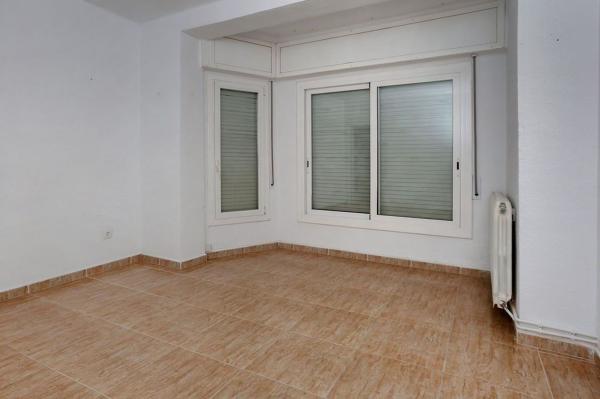 Sale of flat in Piso en Calle de la Poetessa Caparà, Sant Pere Nord, Terrassa, Terrassa
photo 1