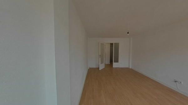 Venta de piso en Piso en Passatge de Ramon Llull, Santa Perpètua de Mogoda, Santa Perpètua de Mogoda
thumbnail 1