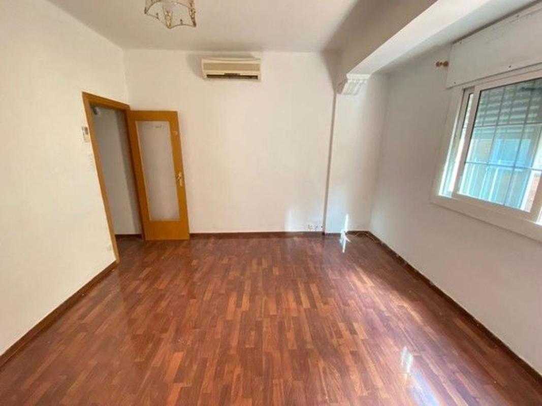 Venta de piso en Piso en Calle Jaume Casas Pallarols, Centre, Cornellà de Llobregat, Cornellà de Llobregat
photo 3
