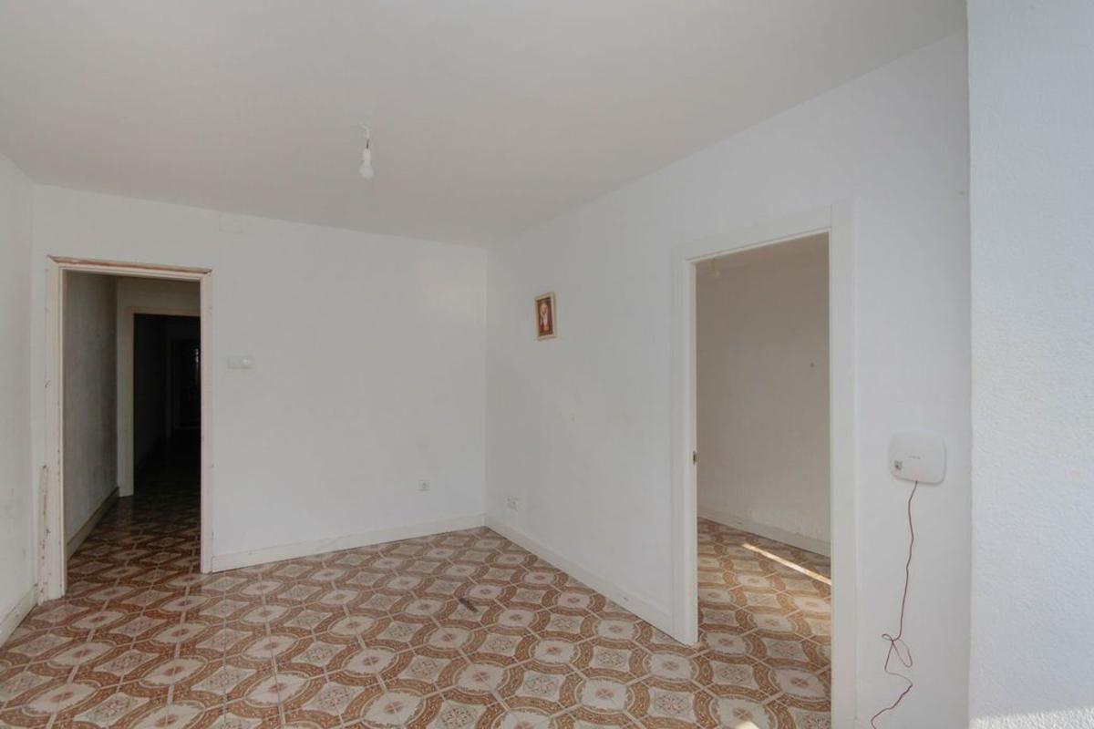 Sale of apartment in Piso en Calle de Sant Jeroni, Riera, Cornellà de Llobregat, Cornellà de Llobregat
 photo 5