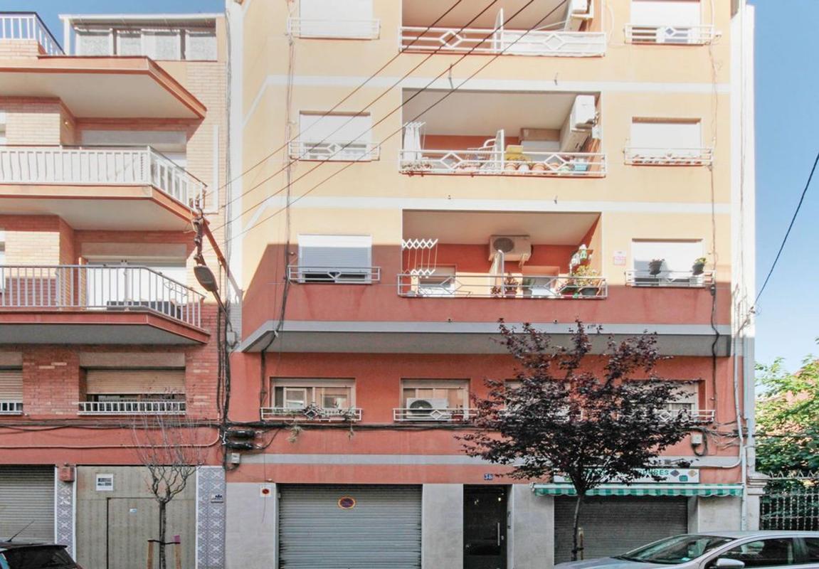Sale of apartment in Piso en Calle de Sant Jeroni, Riera, Cornellà de Llobregat, Cornellà de Llobregat
photo 1