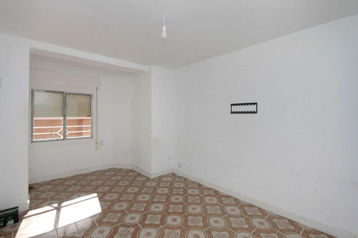 Sale of apartment in Piso en Calle de Sant Jeroni, Riera, Cornellà de Llobregat, Cornellà de Llobregat
photo 4