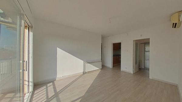 Sale of flat in Piso en Calle de Fiveller, Gràcia, Sabadell, Sabadell
thumbnail 1