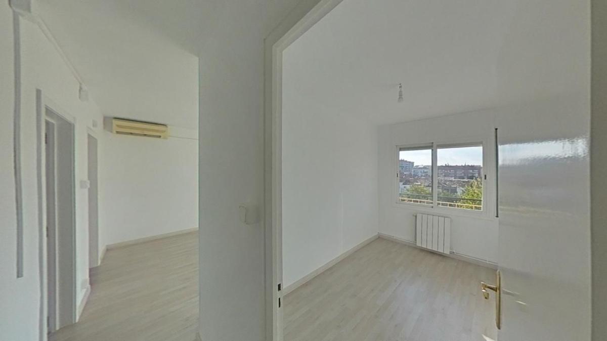 Sale of apartment in Piso en Calle de Fiveller, Gràcia, Sabadell, Sabadell
photo 5