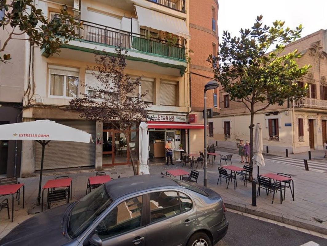 Venta de piso en Piso en Calle de Joaquim Rubió i Ors, Centre, Cornellà de Llobregat, Cornellà de Llobregat
photo 1