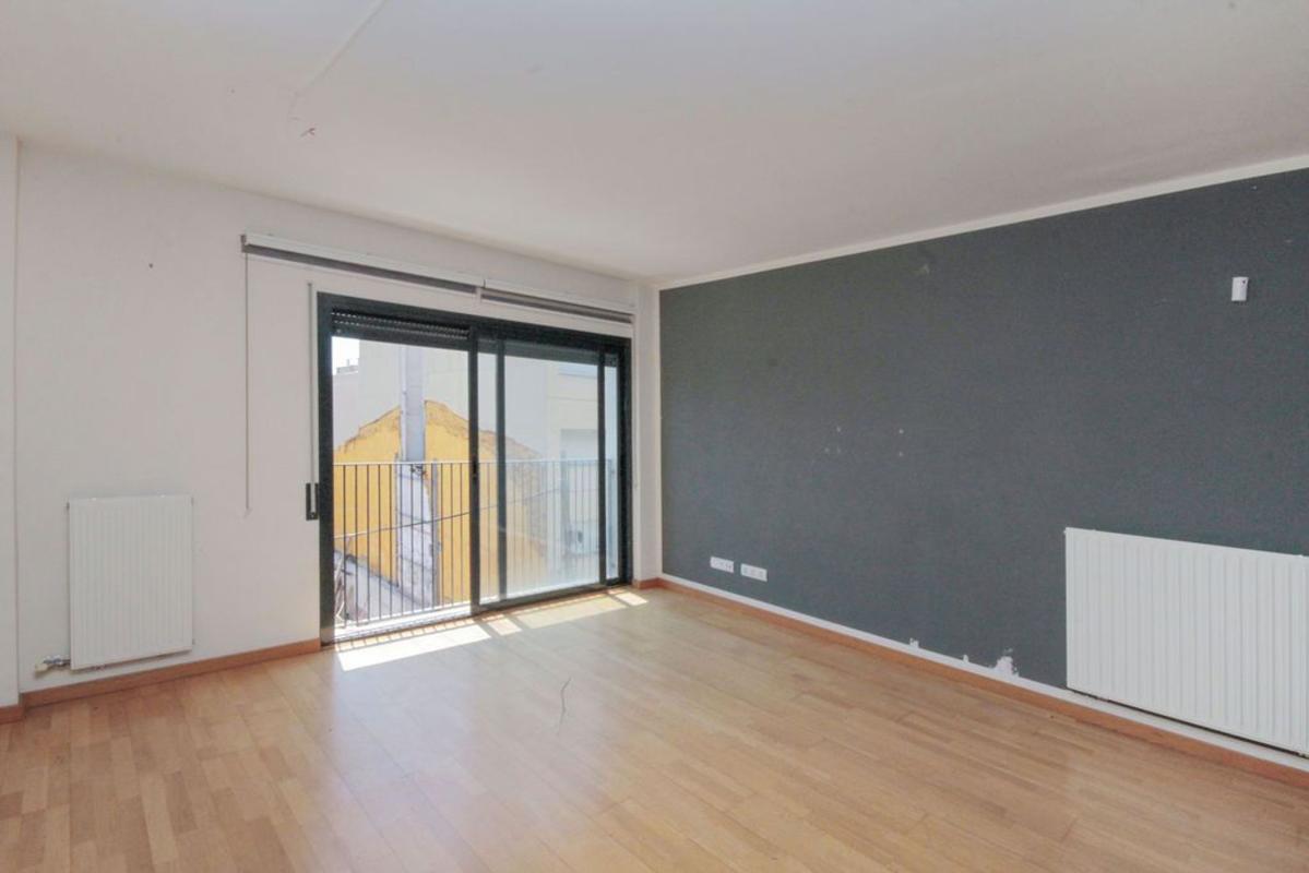 Venta de piso en Piso en Calle d'Elcano, Creu de Barberà, Sabadell, Sabadell
 photo 2