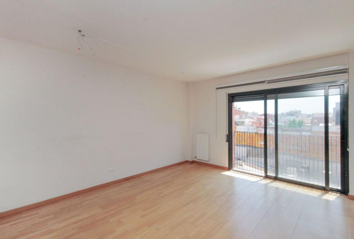Venta de piso en Piso en Calle d'Elcano, Creu de Barberà, Sabadell, Sabadell
 photo 3