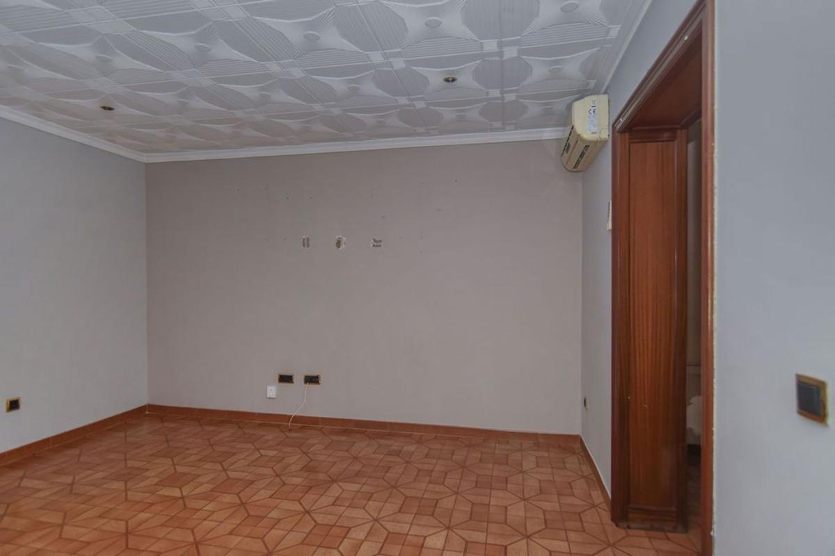 Venta de piso en Piso en Calle d'Andrés Segovia, Llefià, Badalona, Badalona
photo 3