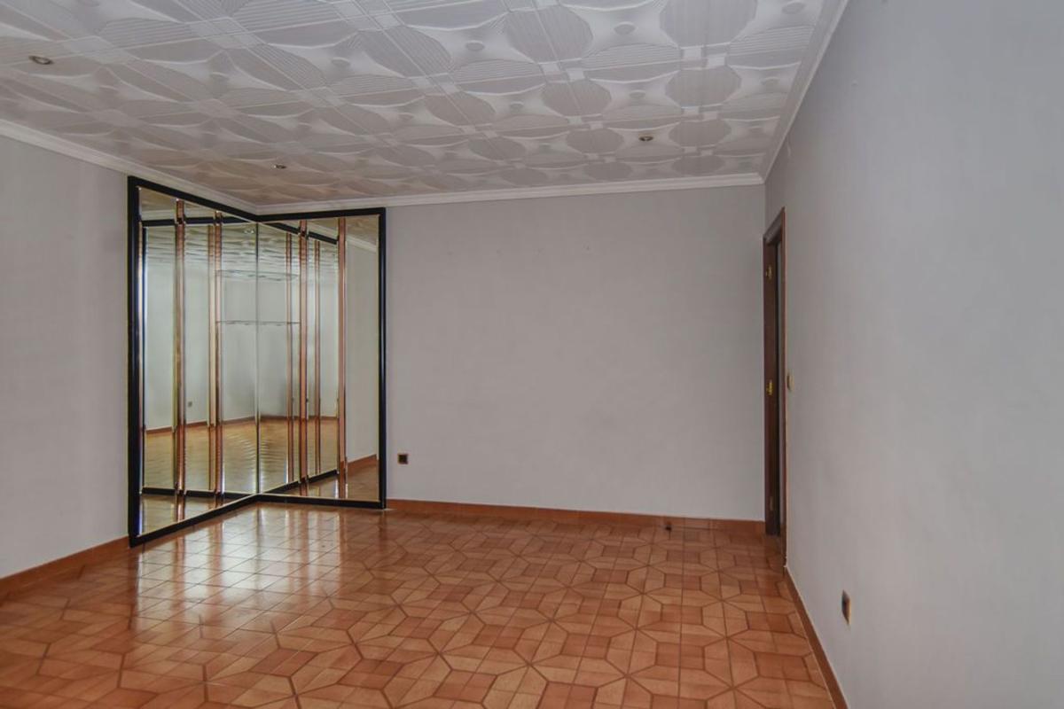 Venta de piso en Piso en Calle d'Andrés Segovia, Llefià, Badalona, Badalona
photo 5