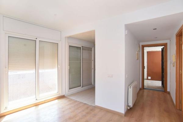 Продажа квартиры на Piso en Calle Pacheco, L'Havana, Mataró, Матаро
thumbnail 2