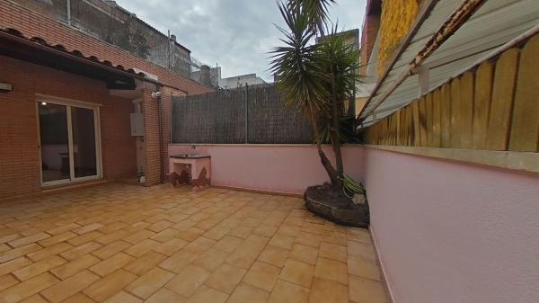 Sprzedaż mieszkania w Piso en Calle de Velázquez, La Maurina, Terrassa, Terrassa
photo 1
