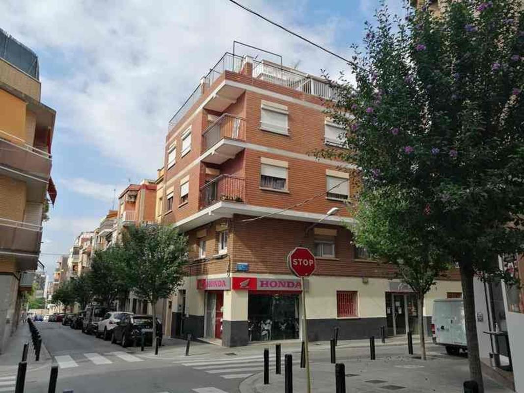 Sprzedaż mieszkania w Piso en Calle de Josep Torras i Bages, El Pedró, Cornellà de Llobregat, Cornellà de Llobregat
photo 1