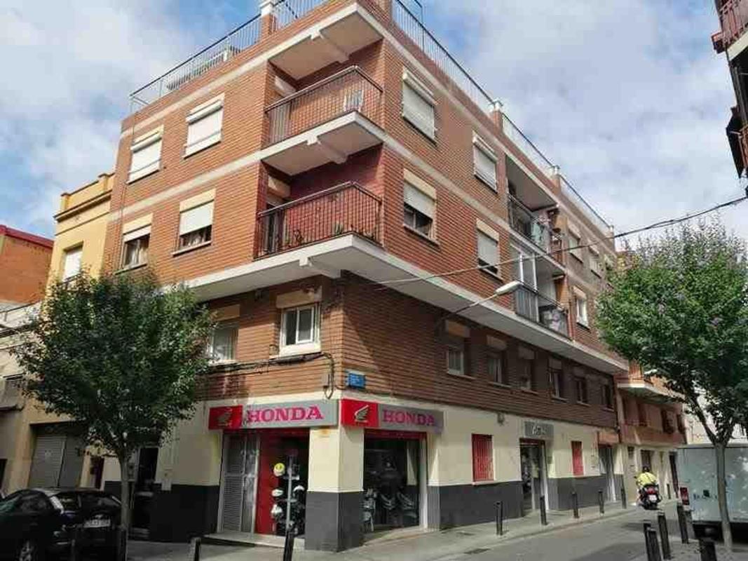 Sprzedaż mieszkania w Piso en Calle de Josep Torras i Bages, El Pedró, Cornellà de Llobregat, Cornellà de Llobregat
photo 3