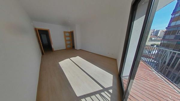 Продажа квартиры на Piso en Calle de Milà i Fontanals, Mercat, Rubí, Руби
photo 1