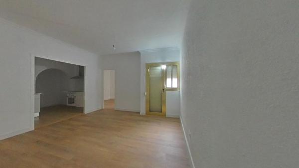 Sprzedaż mieszkania w Piso en Calle de Pau Sans, Sant Josep, Hospitalet de Llobregat, Hospitalet de Llobregat
photo 1