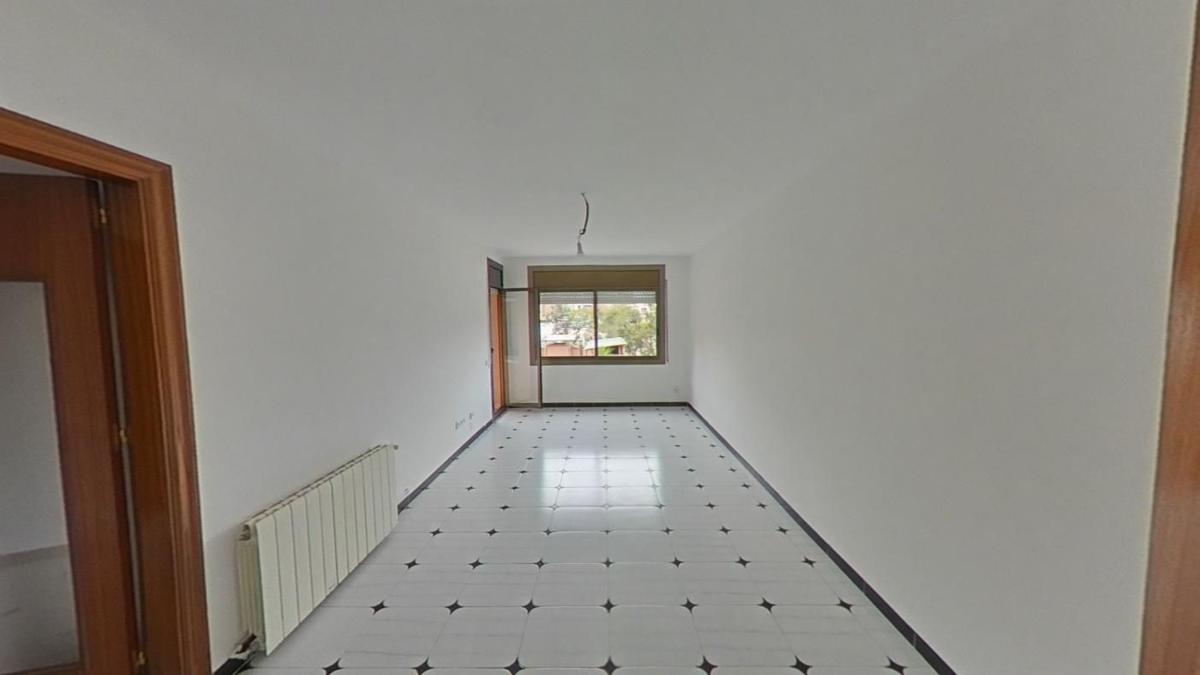 Venta de piso en Piso en Calle de Pere Sanfeliu, Barberà del Vallès, Barberà del Vallès
photo 1