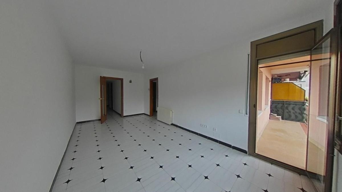 Venta de piso en Piso en Calle de Pere Sanfeliu, Barberà del Vallès, Barberà del Vallès
photo 2