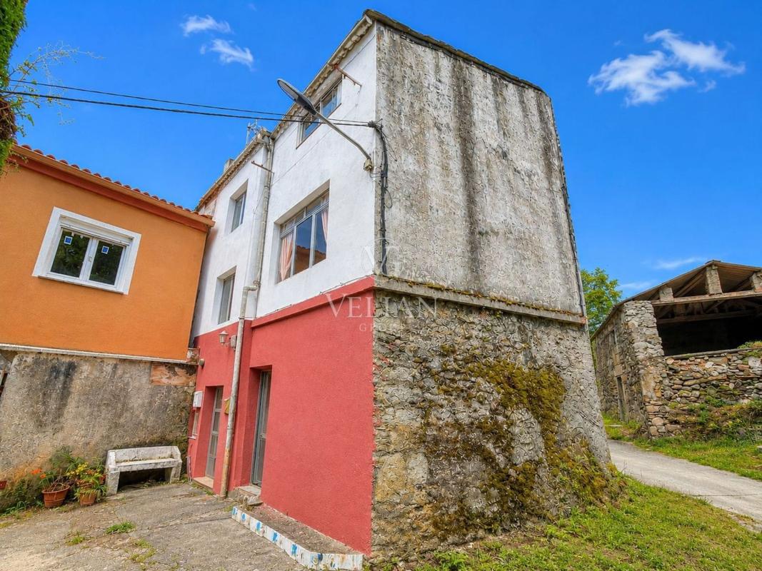 Properties for sale and rent in Spain photo 3