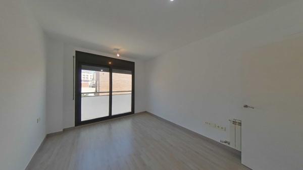 Продажа квартиры на Piso en Calle del Pintor Torras, La Cogullada, Terrassa, Терраса
thumbnail 2
