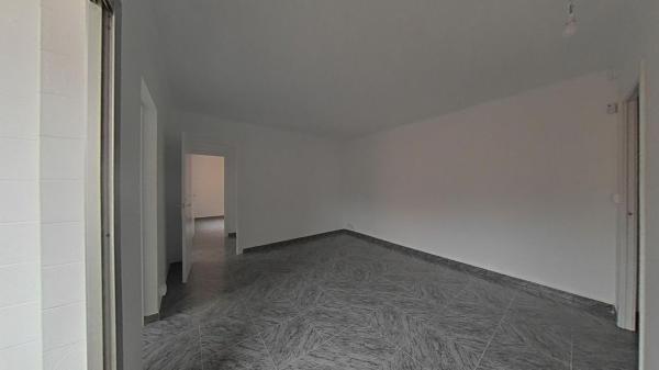 Продажа квартиры на Piso en Calle de la Muga, La Marina del Port, Barcelona, Барселона
 photo 3