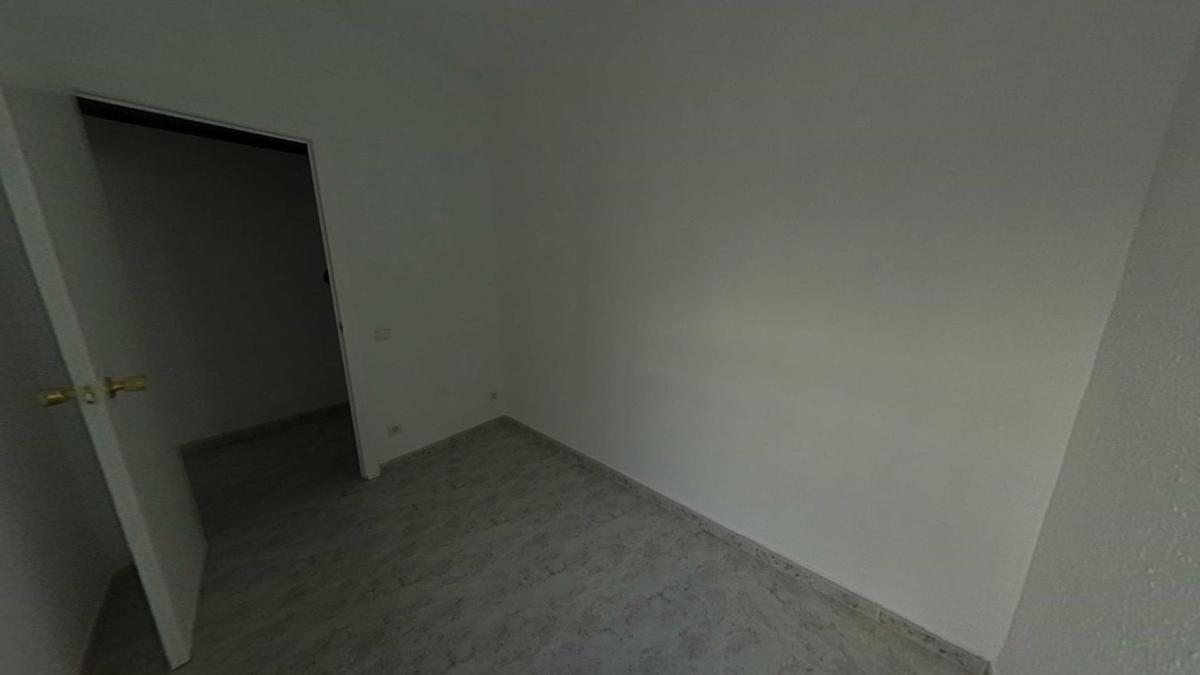 Sale of apartment in Piso en Calle dels Pins, Les Planes, Hospitalet de Llobregat, Hospitalet de Llobregat
photo 4