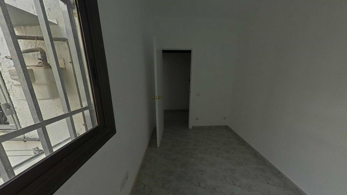 Sale of apartment in Piso en Calle dels Pins, Les Planes, Hospitalet de Llobregat, Hospitalet de Llobregat
photo 5
