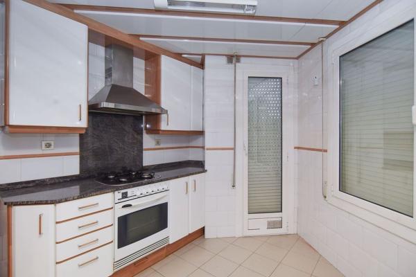 Продажа квартиры на Piso en Calle del Pintor Borrassà, Sant Pere Nord, Terrassa, Терраса
 photo 4